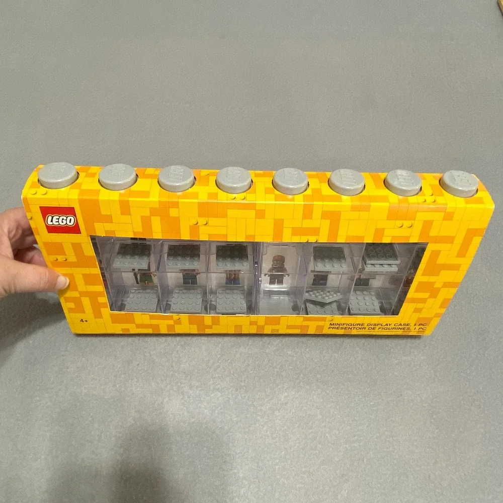 LEGO Minifigure Display Case Stackable 16 Figure Showcase Yellow Clear 40660601